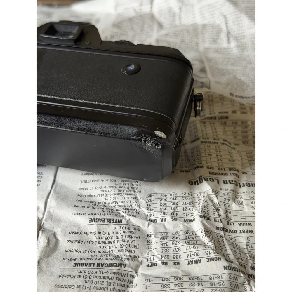 Nikon N2000 35mm SLR Film Camera Body Only